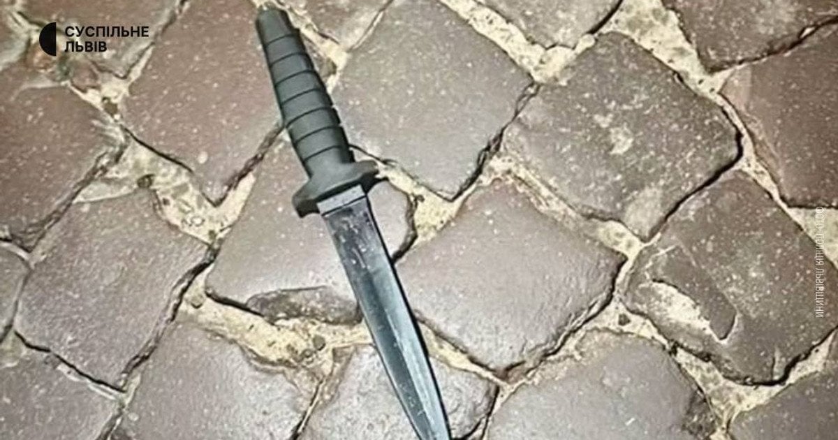 Во Львове мужчина зарезал военнослужащего ТЦК: полицейский открыл огонь по нападающему